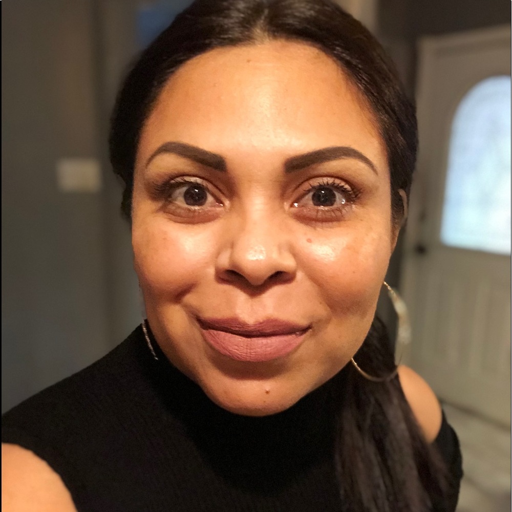 Meet your Posher, Laura